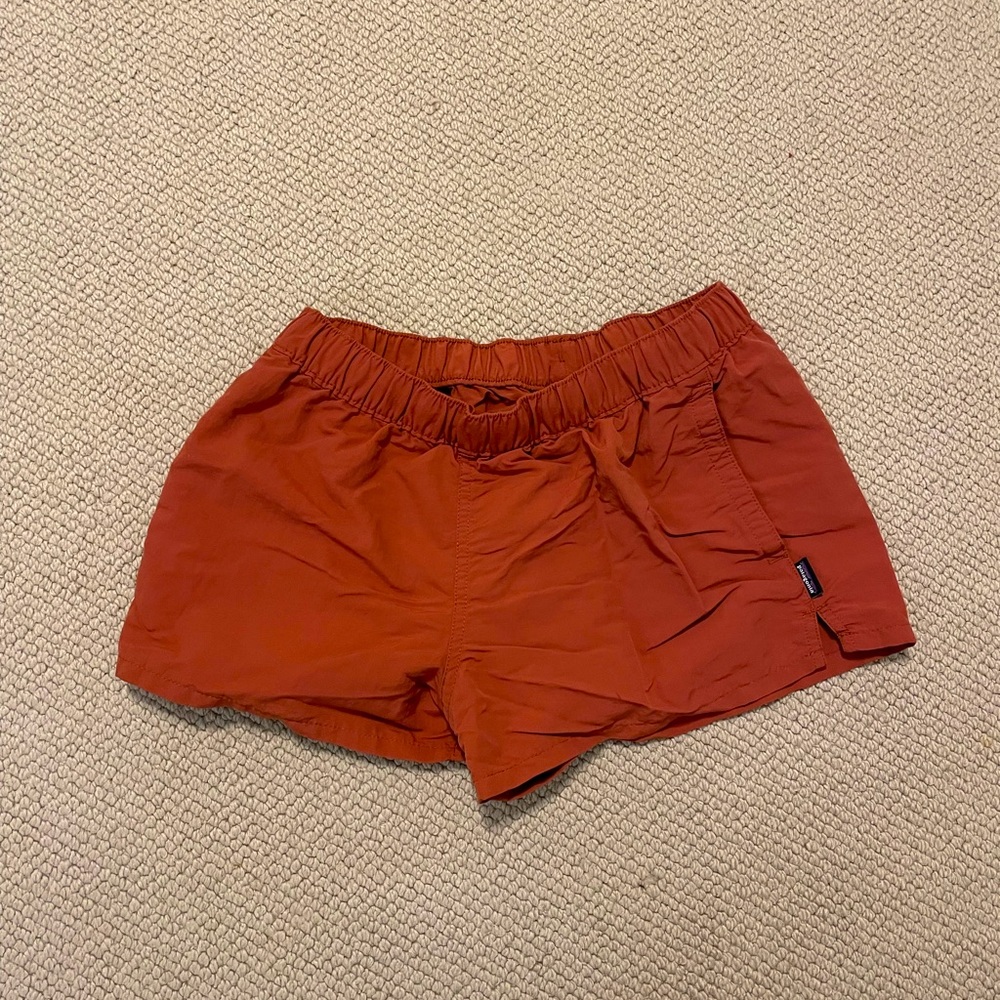 Patagonia Barely Baggies shorts size small with pockets